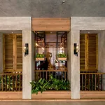 Hotel Kinara Grand